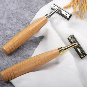 Dao cạo râu bằng gỗ dùng cho khách sạn